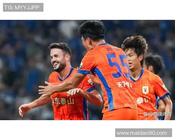 山东泰山鏖战上海海港巅峰对决谁能笑到最后